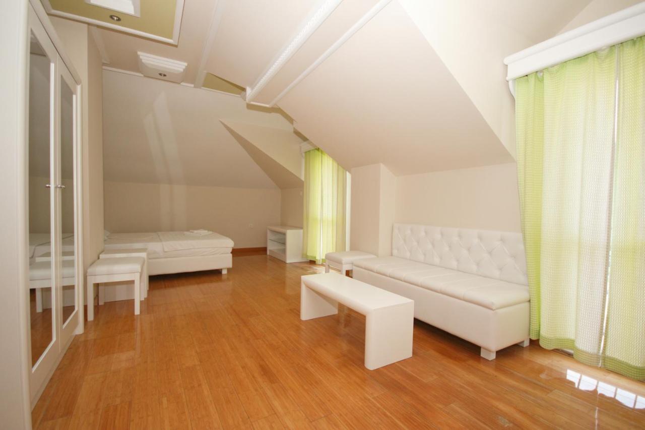 Hotel Rr Herceg Novi Ngoại thất bức ảnh
