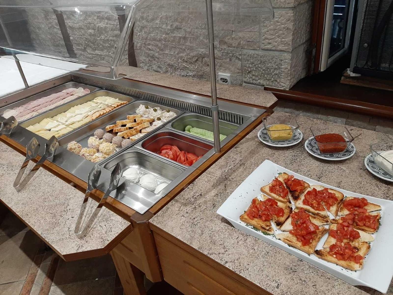 Hotel Rr Herceg Novi Ngoại thất bức ảnh